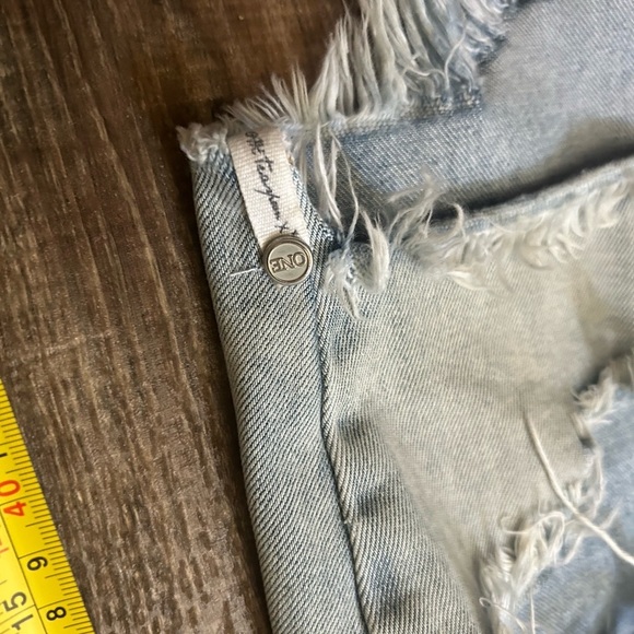 ONE- BY One Teaspoon size 24 distressed mini skirt in EUC - Picture 11 of 14